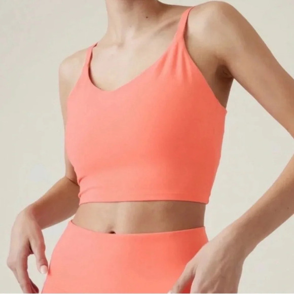 NWT Athleta Elation V-neck Crop Sports Bra Size D-DD Coral - Picture 1 of 10